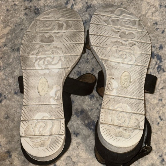Sofft Reston suede black strap ankle sandals Velcro closing white wedge heels 7 - Picture 5 of 9
